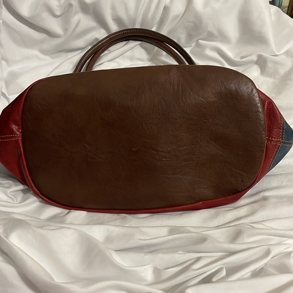 Beautiful Large Axcess Purse Multiple Colors - Picture 2 of 6